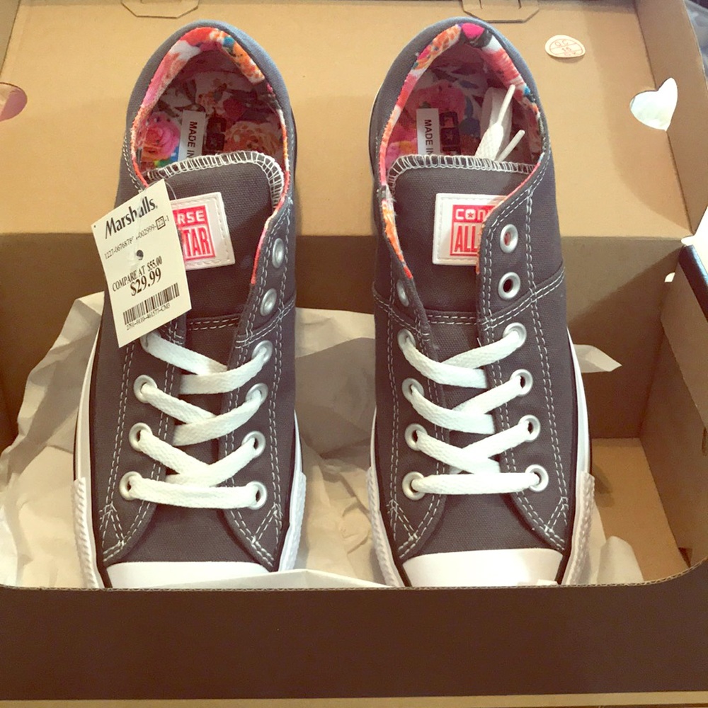 NWT Gray Low Top Converse
